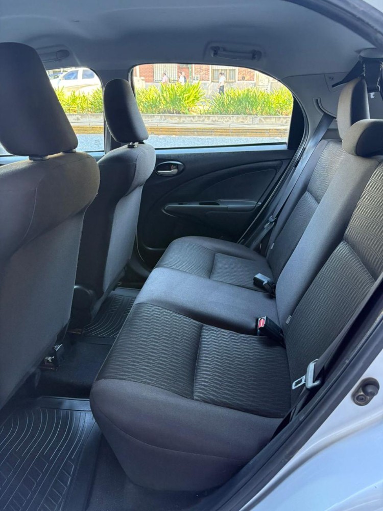 Toyota Etios X — foto 8